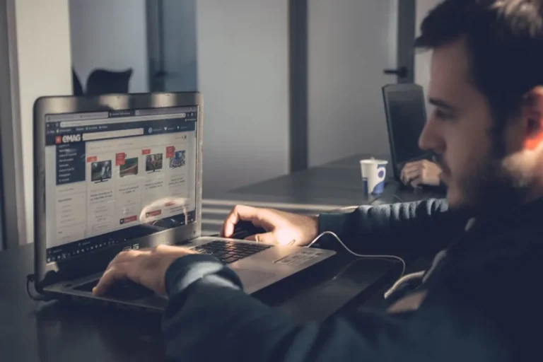 How to Compare Online Casinos Safely Before Signing Up